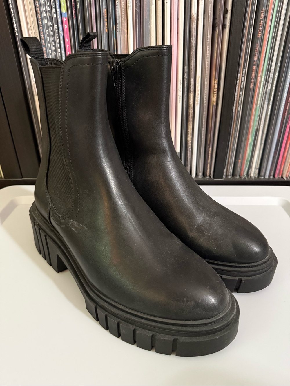 Black Women's Chunky Chelsea Boots - Sleek Platform Style